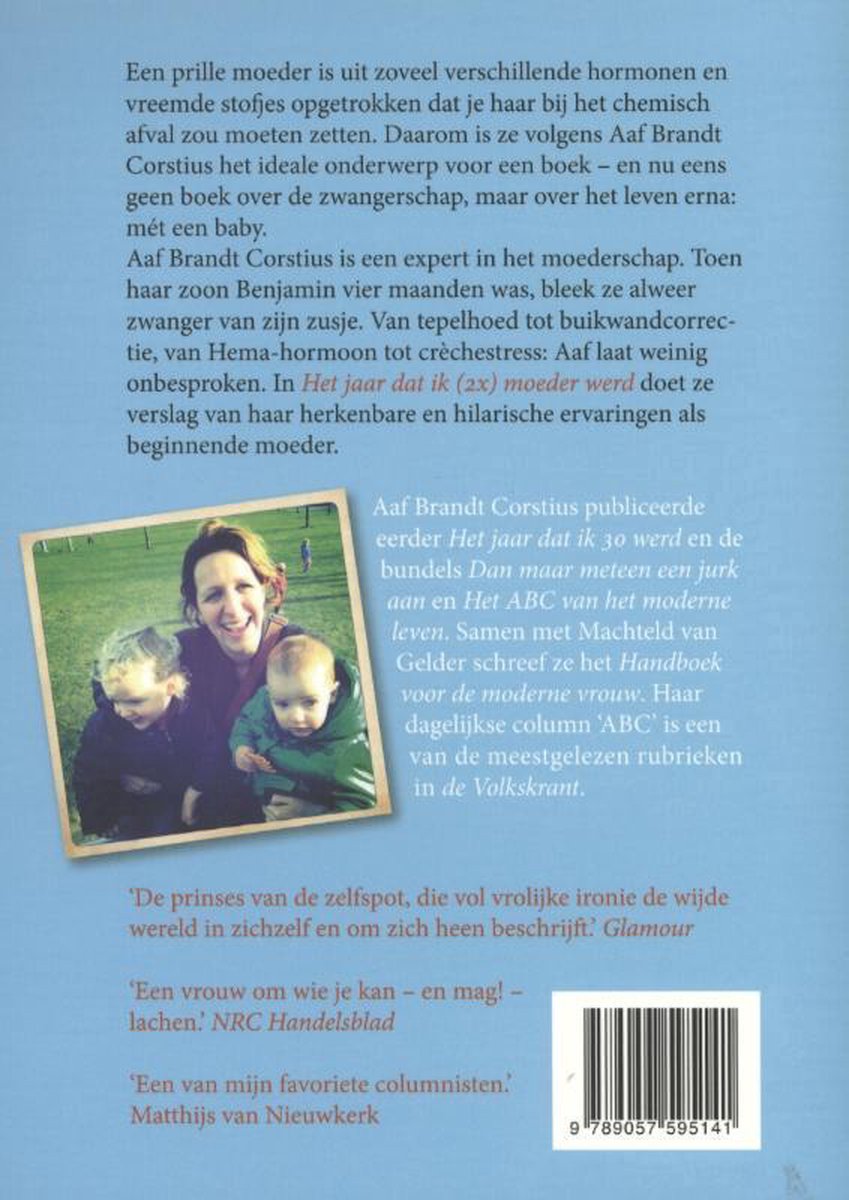 Boekcover van 'Het jaar dat ik (2x) moeder werd' met een foto van een lachende vrouw met twee kinderen.