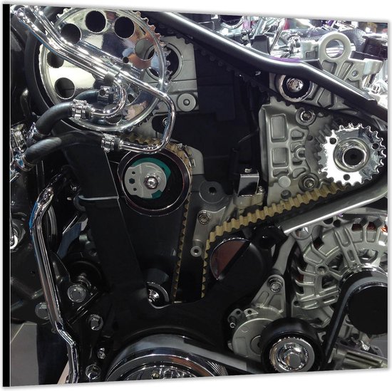 Dibond –Zilveren Motorblok van Dichtbij– 50x50 Foto op Aluminium (Met ophang)