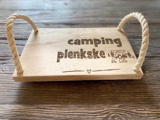 Creaties van Hier - serveerplankje - camping - 30 cm - hout - glas