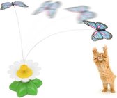 Elektrische vlinder die rond het bloemhuisdier Cat Toy vliegt