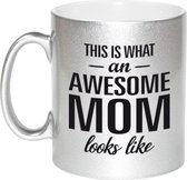 Awesome mom cadeau mok / beker zilver voor Moederdag 330 ml