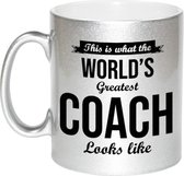 This is what the worlds greatest coach looks like cadeau koffiemok / theebeker - 330 ml - zilverkleurig - begeleider - verjaardag / bedankje / cadeau - tekst mokken