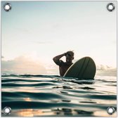 Tuinposter –Surfer in de Zee-100x100 Foto op Tuinposter  (wanddecoratie voor buiten en binnen)