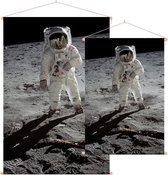 Buzz Aldrin walks on the moon (maanlanding) - Foto op Textielposter - 120 x 180 cm