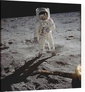 Buzz Aldrin walks on the moon (maanlanding) - Foto op Canvas - 100 x 100 cm