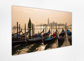 Boten in Venetië 120x80 cm, Canvas 100% katoen  uitgerekt op het frame van hoge kwaliteit, muurhanger geïnstalleerd.