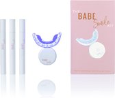 The Babe Smile Kit - Tanden bleken - Thuis kit - Home kit - DIY tanden bleken - tanden witten - wittere tanden - tandenbleek kit - Peroxide vrij tanden bleken - teeth whitening kit