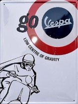 Vespa Go Vespa.  Metalen wandbord in reliëf 30 x 40 cm.