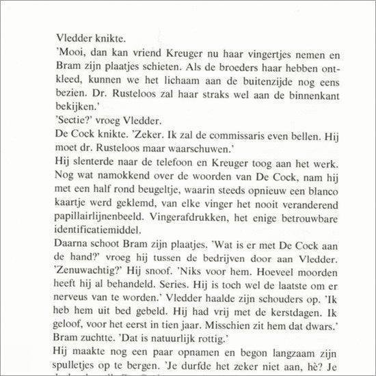 Tekstpagina met een gedetailleerd plot uit een misdaadroman. Zwart-wit tekst op crème papier.