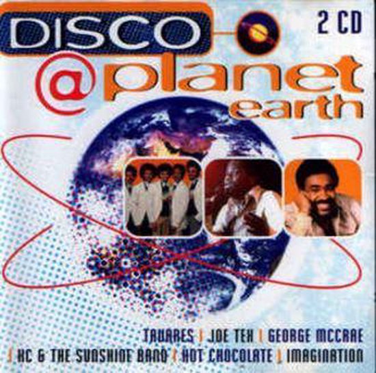 Albumhoes "DISCO @ planet earth" met een afbeelding van de aarde en drie foto's van artiesten.