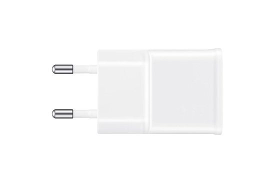 Witte Samsung thuislader met twee metalen pinnetjes.