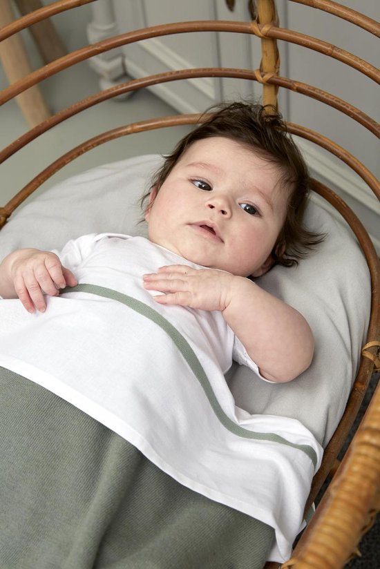 Meyco Baby Knit Basic velvet wiegdeken - forest green - 75x100cm — afbeelding 3