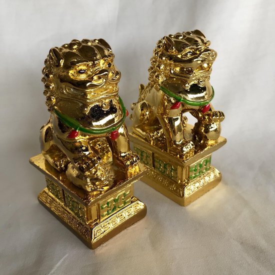 Feng Shui Leeuwen - Fu honden - Fu Dogs 4.5x6.5x11cm Materiaal: Electroplating Golden color on the outside of the resin
