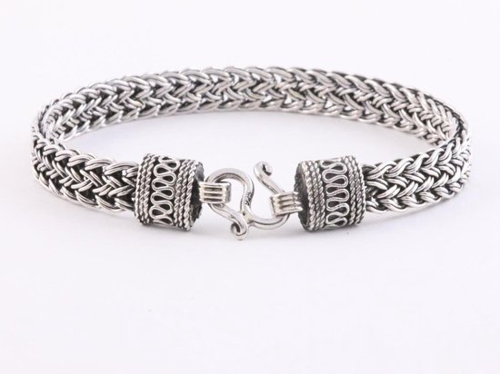 Gevlochten zilveren armband met bewerkte sluiting - lengte 18.5 cm | bol.com