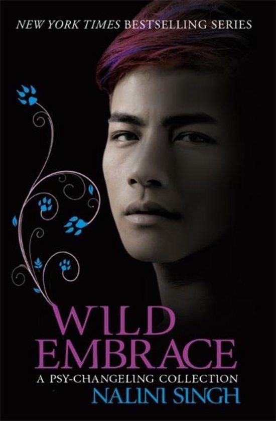 Boekomslag van "Wild Embrace" met een man met paars geverfd haar. Blauwe wolfspoot-silhouetten sieren de linkerzijde.