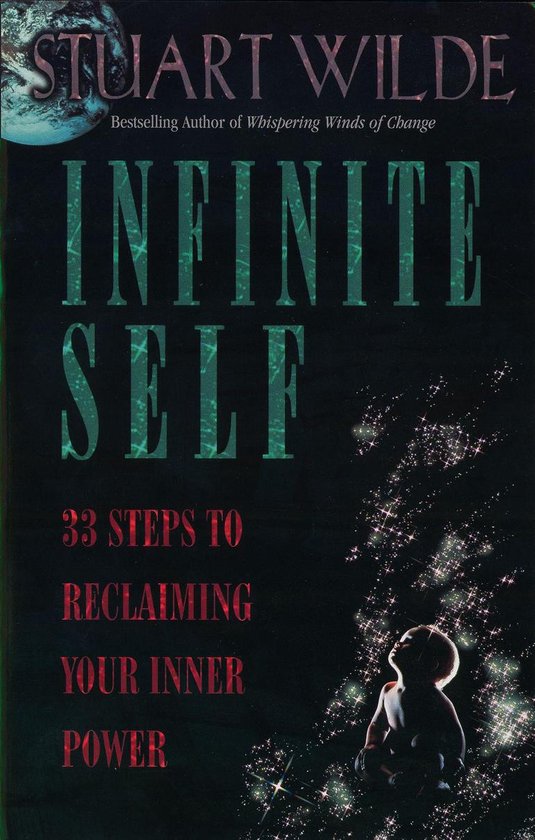 Boek 'Infinite Self' met een jong persoon die omhoog kijkt naar sterren. Titel in groene letters.