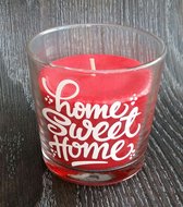 Rode geur kaars (rode bessen) met de tekst "Home sweet home"