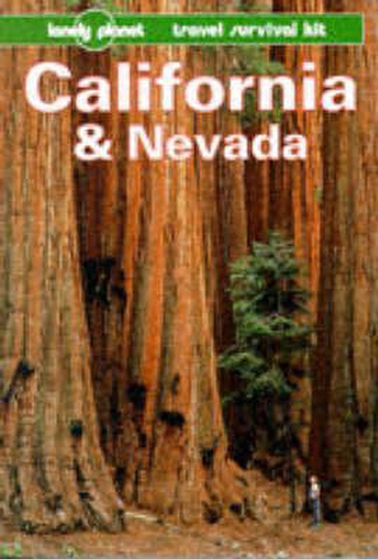 Lonely Planet Reisgids 'California & Nevada' met een persoon die opkijkt naar gigantische sequoiabomen.