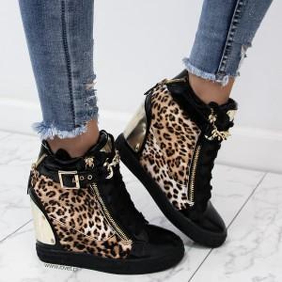 Dames Schoenen voor voor Laarzen voor Laarzen met sleehak Tamaris Sneakers in het Zwart 