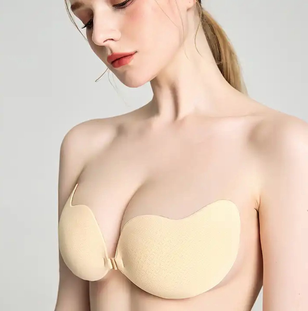 KELERINO. Plak Beha Push Up - Clipsluiting - Strapless Zelfklevende BH - Beige - Cup C