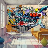 Fotobehangkoning - Behang - Vliesbehang - Fotobehang Graffiti Street Life - Kinderbehang - Straatkunst - 400 x 280 cm