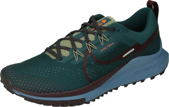 Nike pegasus trail 4 in de kleur groen.