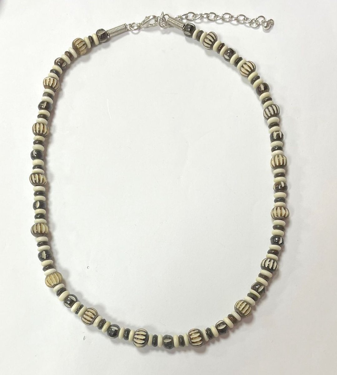 Ketting met beige en bruine kralen - 46 + 5 Centimeter - Damesdingetjes