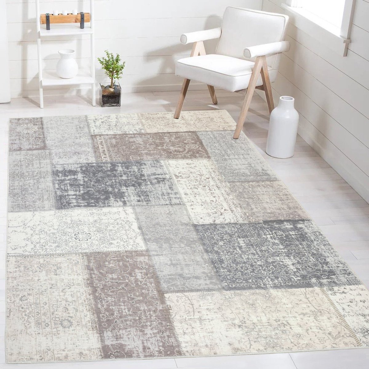 flycarpets Burano Vintage Patchwork Vloerkleed - Grijs / Taupe - Laagpolig Tapijt - 160x230 cm