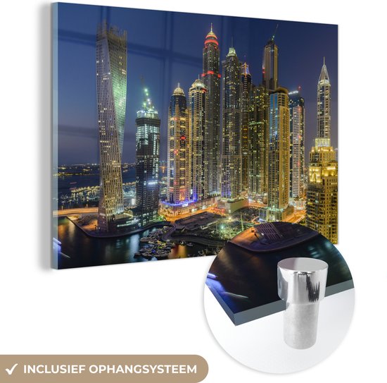 MuchoWow® Glasschilderij 120x80 cm - Schilderij acrylglas - Dubai Marina licht 's nachts op - Foto op glas - Schilderijen