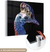 MuchoWow® Glasschilderij 40x30 cm - Schilderij acrylglas - Een kasuaris op een zwarte achtergrond - Foto op glas - Schilderijen