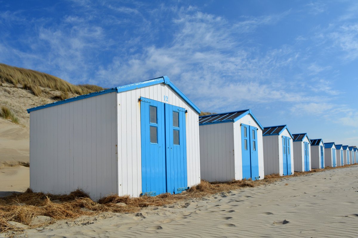 Texelphotos.nl - Foto afdruk als tuinposter – Texel Strandhuisjes - Duin - Strand - Wanddecoratie - Tuinposter - Natuur - Landschap - 90 x 60 cm.
