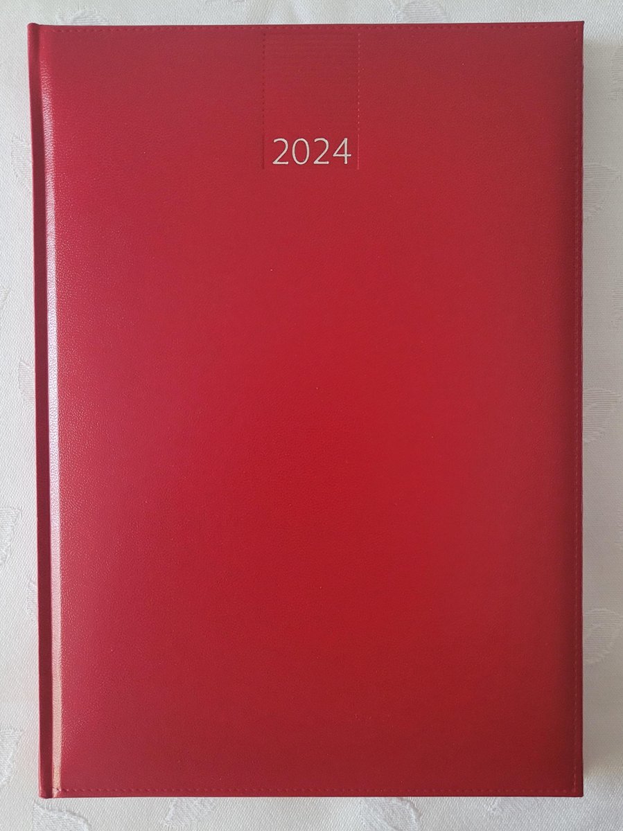 LIBOZA - Agenda 2024 - A5 1 blz per dag - Rood gladde omslag - Met ECO pen - Tijdaanduiding half uur - Handig formaat 14 x 21 cm - Scheurhoekjes/leeslint - Maandaanduiding - Jaaroverzichten - cadeau – Kantoor