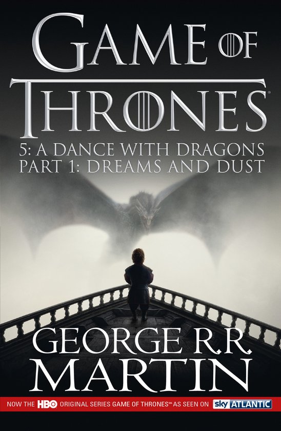 Boekomslag 'Game of Thrones 5: A Dance with Dragons Part 1' van George R.R. Martin met een drak in de mist en een klein figuur op een schip.