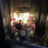 Fleurige droogbloemen in grote vaas met verlichting in kurk | decoratie | glas | boeket | bloemstuk | interieur | fleurig | cadeau | decoratie | woondecoratie | ledlamp