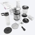 Gedemonteerde KitchenBrothers keukenmachine met handleiding, accessoires, blenderkan en maatindicaties.