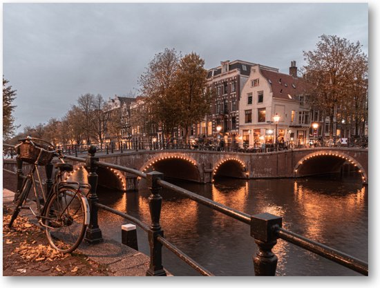 Avondlicht over de Amsterdamse Grachten - Foto Op Canvas 40x30
