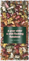 Grappige Cadeaus voor Vrouwen - Snoep Pakket met Tekst - Still Fucking Fabulous - Verjaardag cadeau vrouw, vriendin, mama, moeder, zus, oma