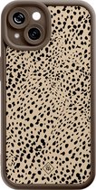 Casimoda® hoesje - Geschikt voor iPhone 14 - Stippen bruin abstract - Effen telefoonhoesje met lensbescherming - TPU - Backcover - Bruin/beige