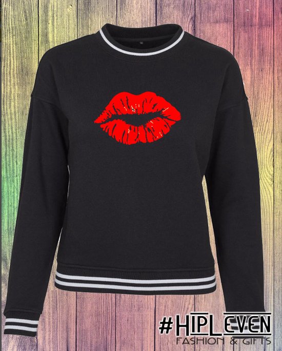 Crewneck sweat trui Zwart - wit met print Lips rood | Maat 3XL