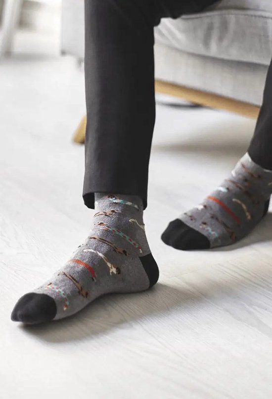 Chaussettes drôles Grijs avec Teckels en coton Bio taille 36-40 - Teckels - Doux - Cadeau Trendy - Cadeau Trendy - Anniversaire - Cadeau