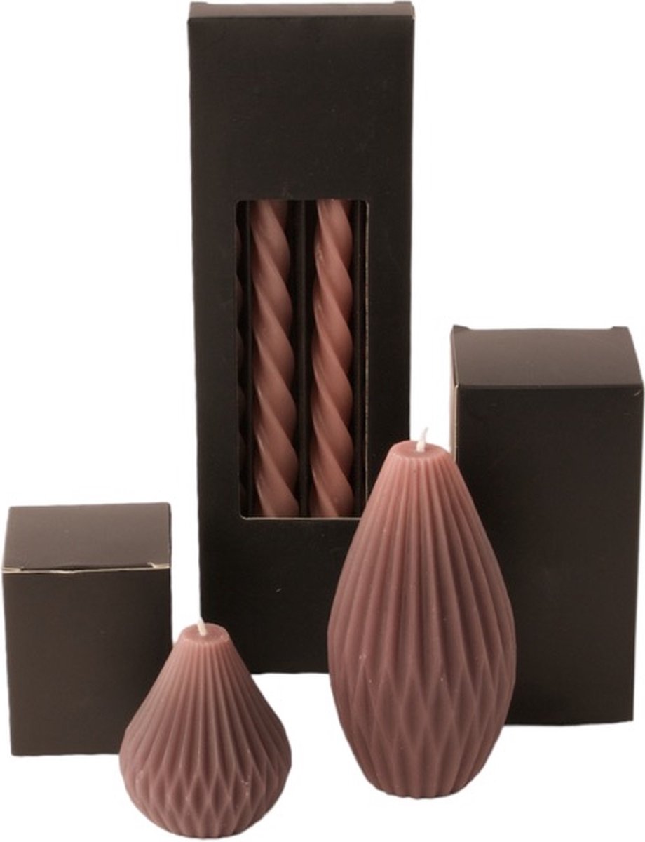 Set Kaarsen 3 stuks verschillende verpakkingen in de kleur Plum- Dinerkaars twisted 29 cm - Kaars Geo 9 cm - Kaars Geo 14 cm .