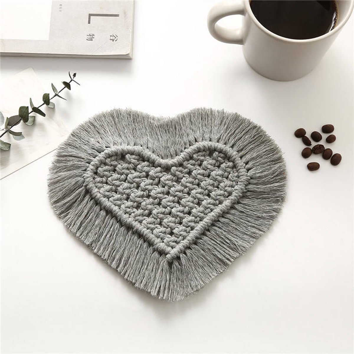 Macrame Onderzetter voor Glazen - Kaarsenhouder - Hart Vorm - 15 bij 15 cm - Grijs