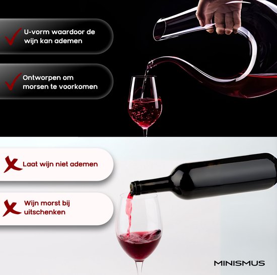 Le vin est versé dans une carafe en forme de U, conçue pour éviter les éclaboussures et permettre au vin de respirer.