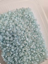 Perles - perles avec 1 côté plat - 4 mm - 80 grammes - Bleu nacre clair