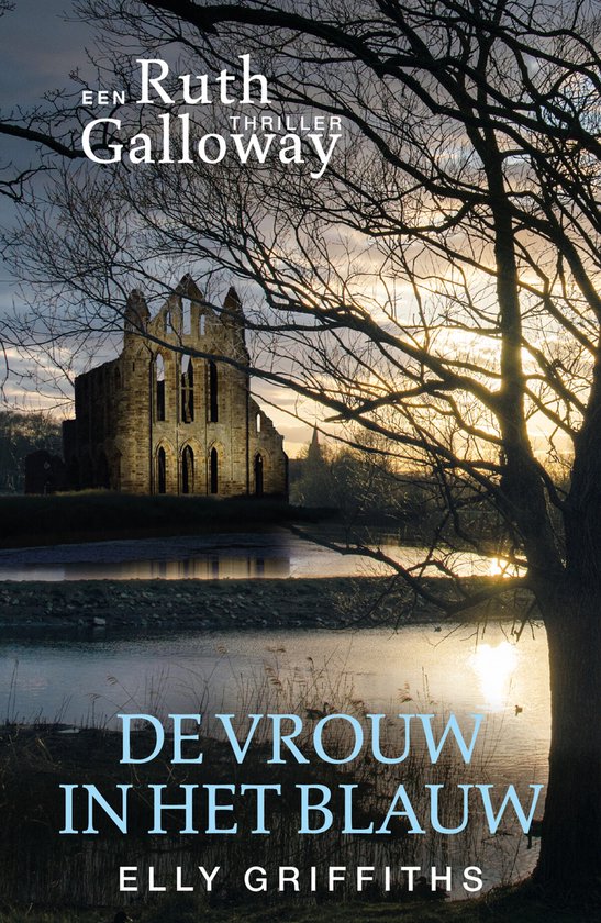 Ruth Galloway 8 - De vrouw in het blauw - cover