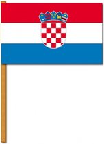 Luxe landen zwaaivlag Kroatie 30 x 45 cm - handvlaggetjes - Supporters feestartikelen/versieringen