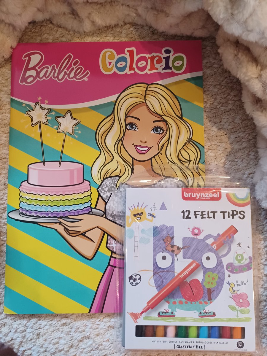 Barbie-Kleurboek-Barbie artikel-Mattel-Viltstiften-Cadeauset-Giftset-Bruynzeel-Gluten Vrij-Uitwasbaar-Kleuter-Meisjes-Cadeau-Sinterklaas-Kerst-Kerstcadeau-Verjaardag-Partijtje