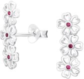 Joy|S - Zilveren bloem oorbellen - 3 bloemen met hartjes blad - zilver met rode zirkonia - 16.5 mm x 6.5 mm - oorknoppen