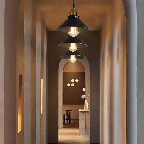 Knox Hanglamp Zwart/Goud kopen? Groot assortiment Knox Hanglamp Zwart/Goud kopen? Groot assortiment
