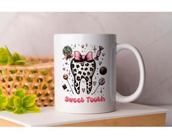 Mok Sweet Tooth - Dentistry - Gift - Cadeau - DentalCare - OralHealth - DentalHealth - Tandarts - Tandheelkunde - Mondzorg - Tandgezondheid